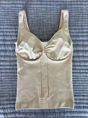 Shapeez Seamless Nude Shaping Camisole with Built-In Cups and Underwire
